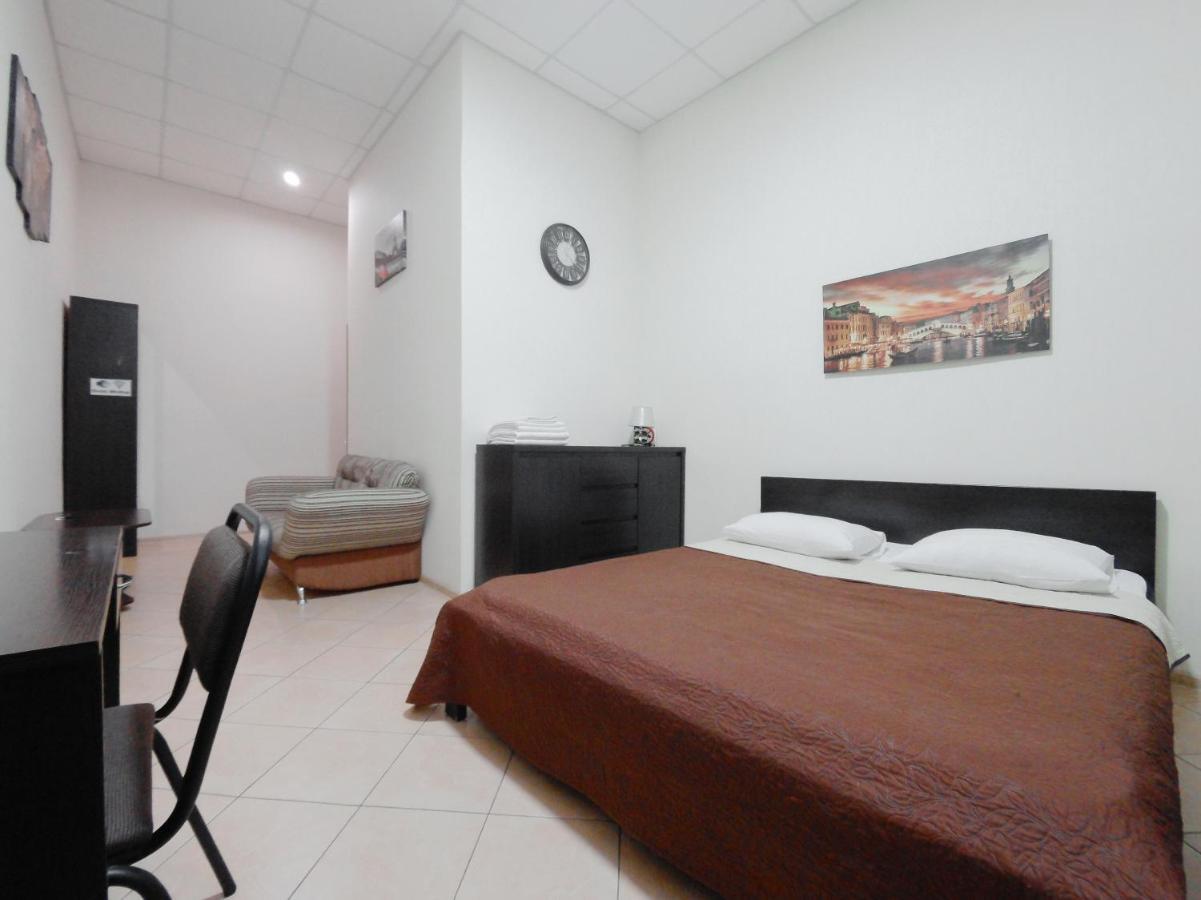 Mini Hotel Non-Stop Kiev Buitenkant foto